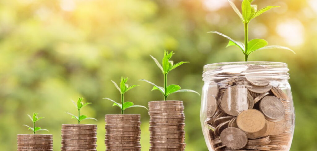 How to Save Money While Travelling