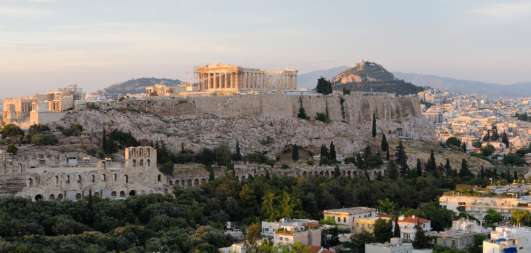 How to Travel From Athens to Istanbul