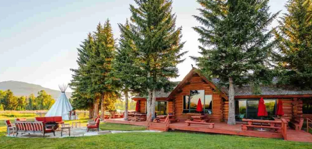 How to Travel to Yellowstone on a Budget