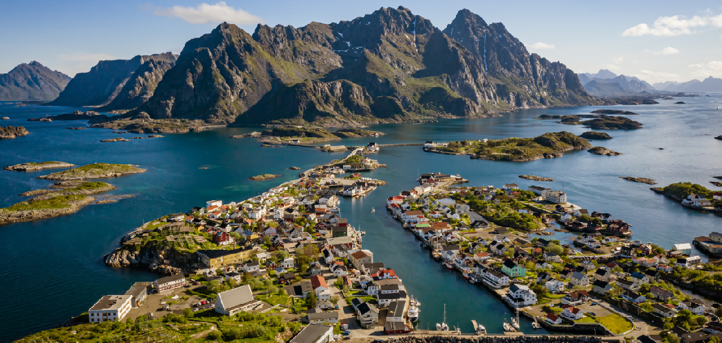 How to Travel From Bergen to Lofoten