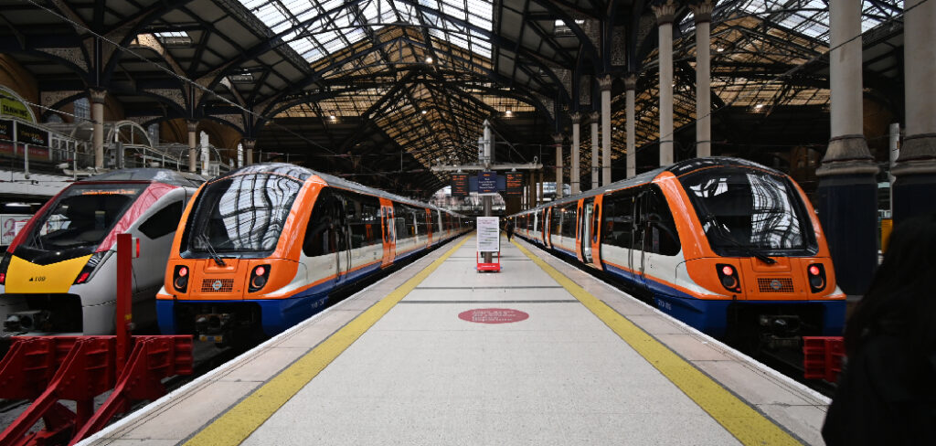 How to Travel From London to Liverpool