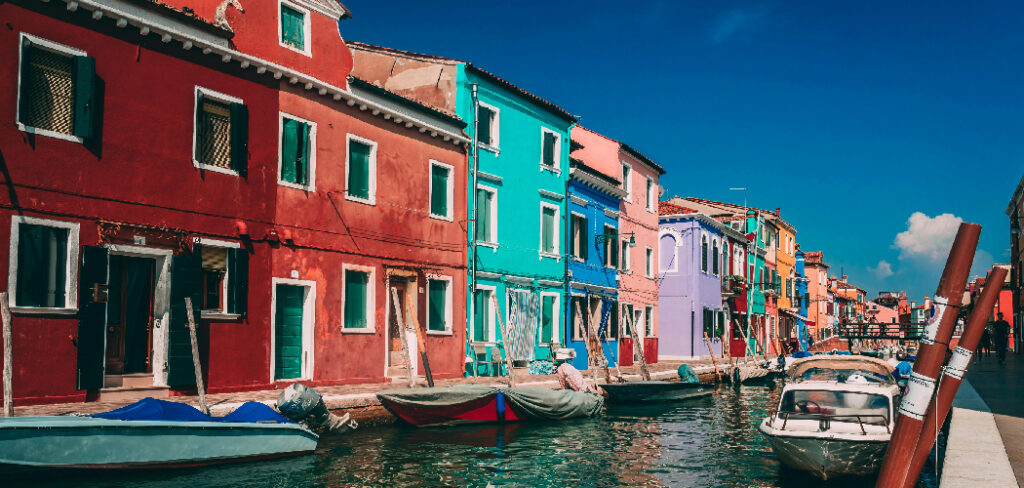 How to Visit Murano and Burano